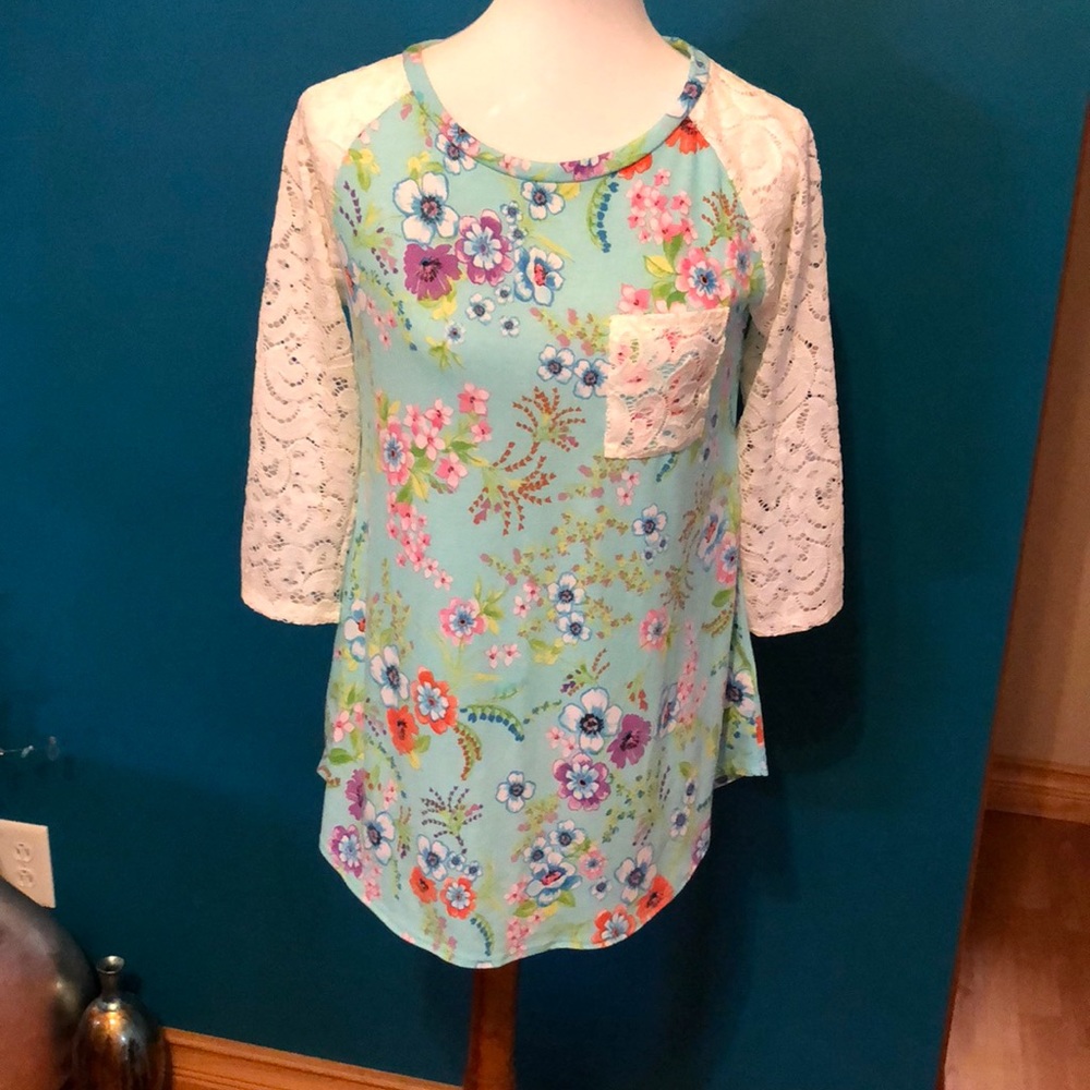 Large knit and lace top